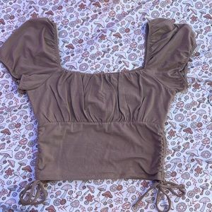 brown/ tan Hollister ruched top with slight puff sleeves